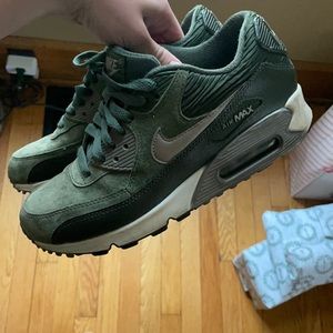Women 7 Nike Air Max Army Green